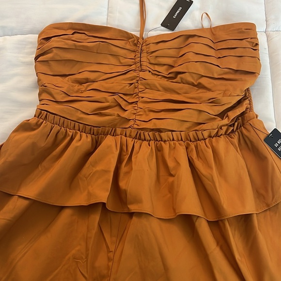 Orange rust Strapless Ruffled Romper - Picture 2 of 4